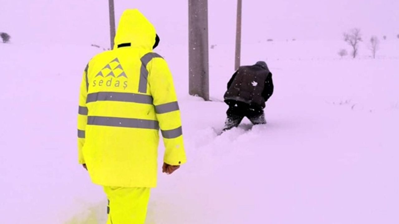 SEDAŞ ekiplerinin kar mücadelesi aralıksız devam ediyor