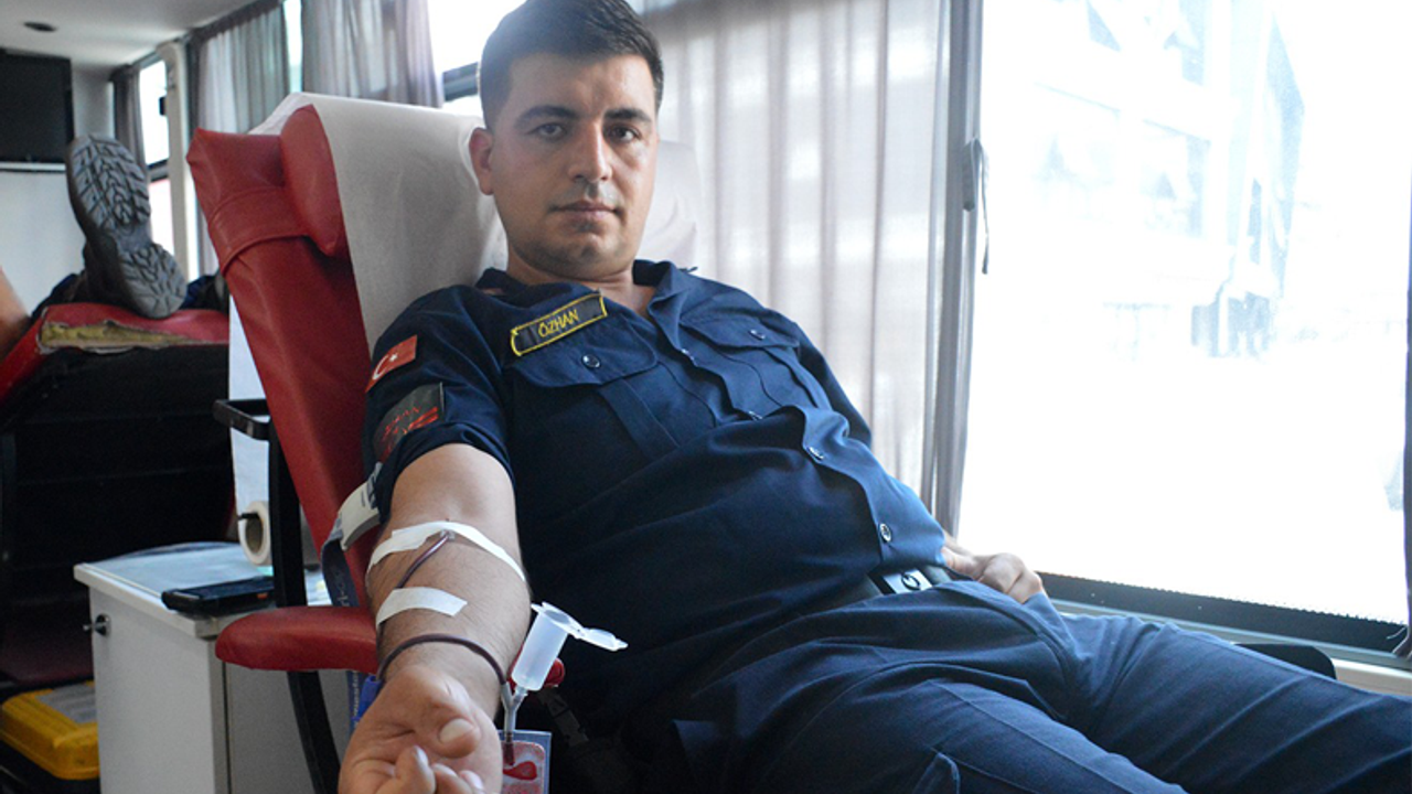 Jandarma kan bağışında bulundu