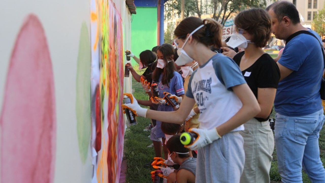 Serdivan Çocuk Bahçesi kapanışını grafiti festivaliyle yaptı
