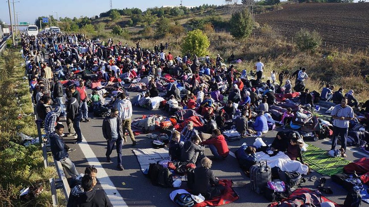 Suriyeli mülteciler Avrupa'ya yolculuk hazırlığında