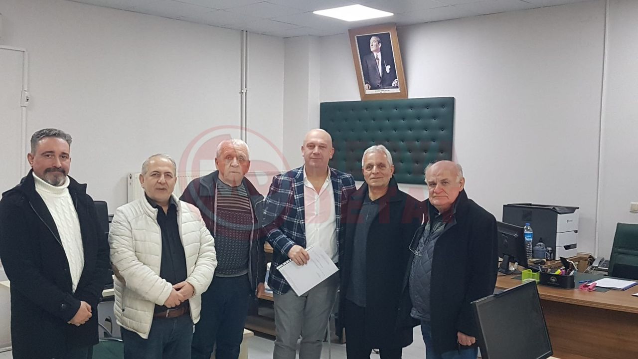 İYİ Parti Erenler İlçe Başkanı Gürsoy mazbatasını aldı