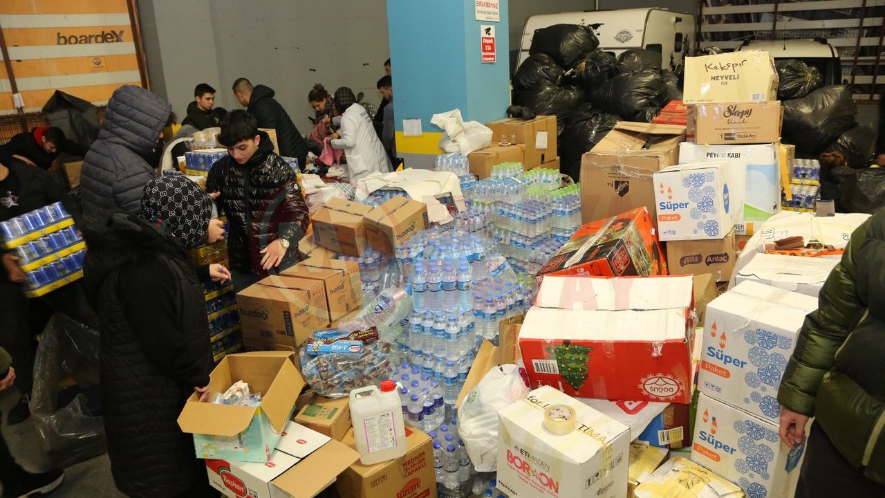 Serdivan Belediyesinden deprem bölgesine yardım