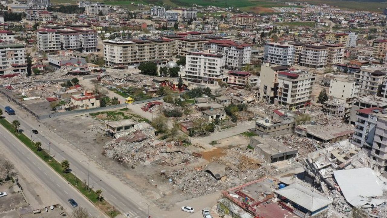 Depremlerde 5 bin kişinin yakınları tespit edilemedi