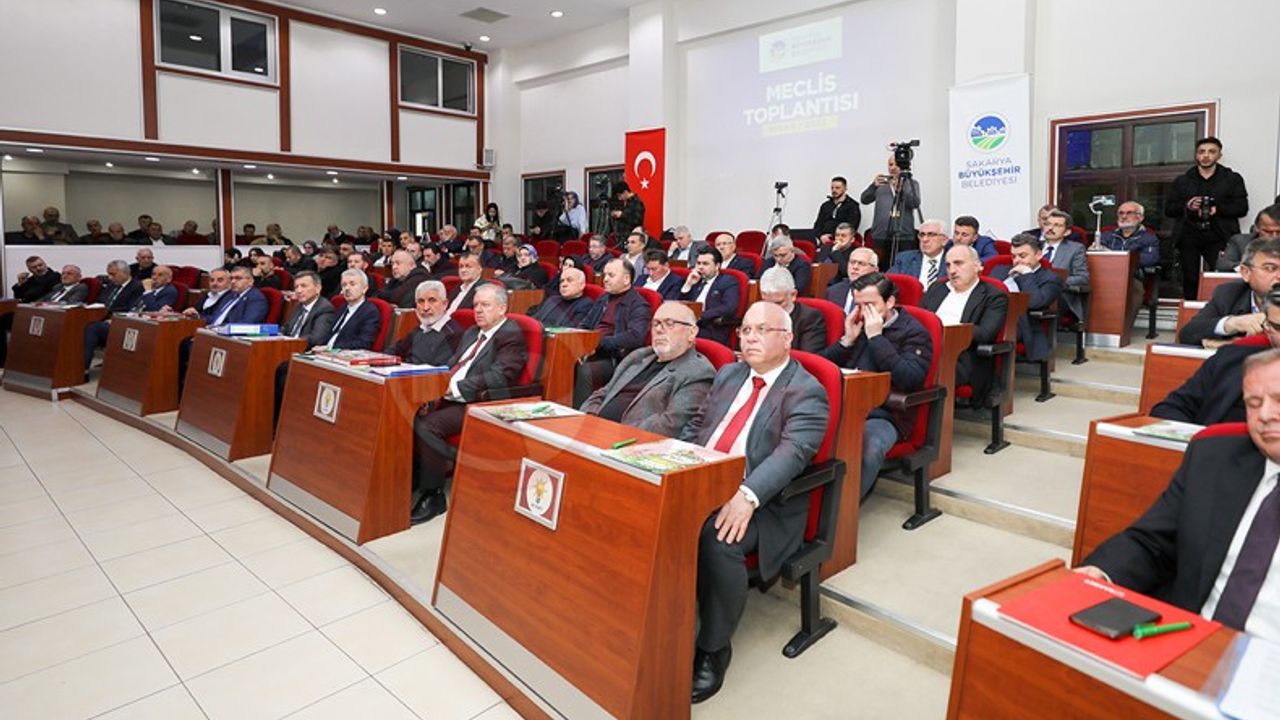 Büyükşehir meclisinde encümen ve komisyon üyeleri belirlendi