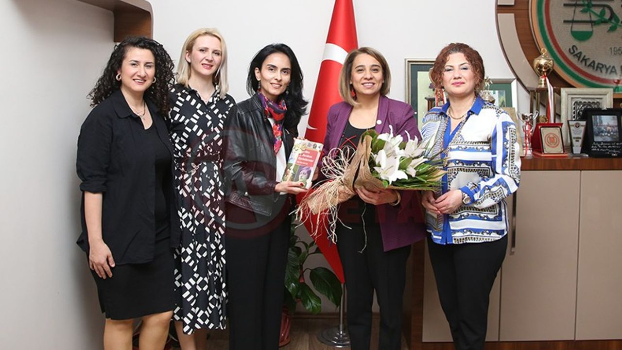 Baro Başkanı Yıldız kadın akademisyenleri ağırladı