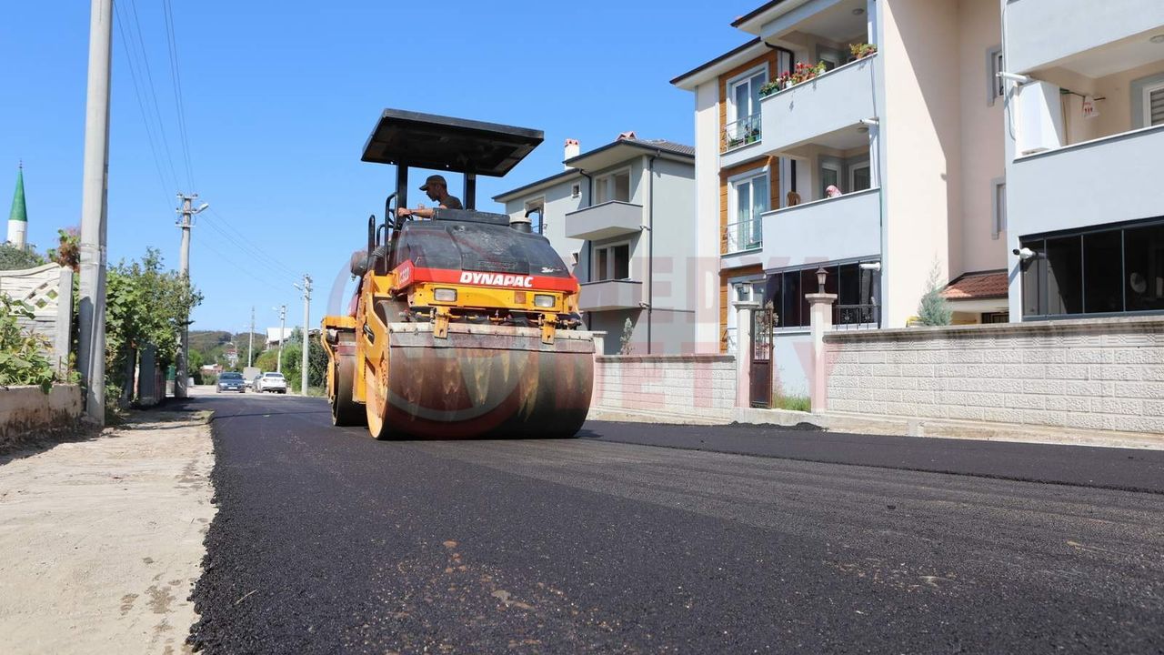 Arifye'de asfalt çalışmaları devam ediyor