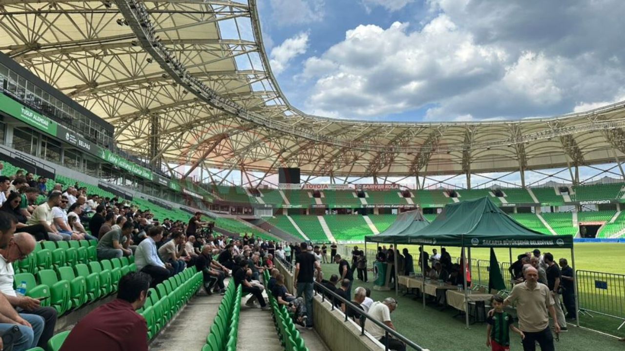 Sakaryaspor kongresinde kaos yaşandı