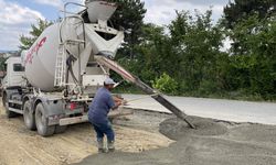 Arifiye’de beton yol çalışmaları sürüyor