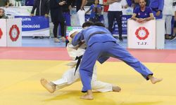 Judo turnuvasında Büyükşehir farkı!