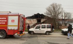 Sakarya’da metruk binada yangın!