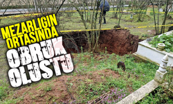 Mezarlığın ortasında obruk oluştu!