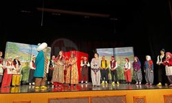 MHP ilçe teşkilatı tiyatro gösterisi düzenledi