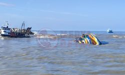 14 metrelik midye teknesi yan yatarak battı