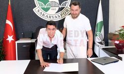 Cebrail Karayel Sakaryaspor'a imzayı attı!