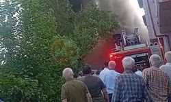 Kurulukta başlayan yangın ahşap eve sıçradı!
