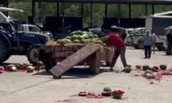 "Para etmiyor" dedi, bir römork karpuzu parçaladı!