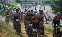 Genç pedallar zirve için yarıştı