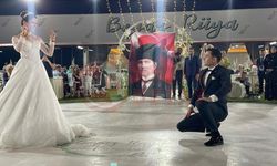 30 Ağustos’ta damat ve gelinden zeybek gösterisi