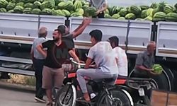 Bir tır dolusu karpuzu ücretsiz dağıttı