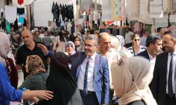Başkan Dinç, yeni yerinde kurulan kumaş pazarını ziyaret etti
