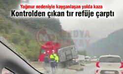 Kontrolden çıkan tır refüje çarptı