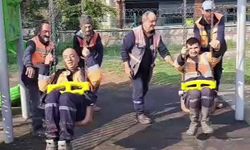 Temizlik işçilerinin salıncak keyfi!