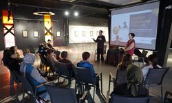 Çocuklara OSM’de müziğin  dünyasına yolculuk yaptı