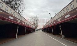 Geleneksel hale gelen Kitap Sokağı Ramazan’a hazırlanıyor