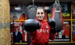 Sakarya'nın ringdeki parlayan yıldızı Ece Asude!