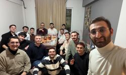 Vekil Bayraktar’dan öğrencilere menemen jesti!