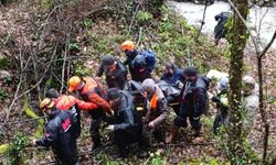 Yaşlı adamın cesedi güçlükle çıkarıldı!