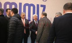 Sakarya protokolü ve vatandaş bayramlaştı