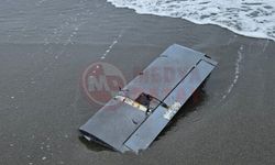 Sahile dron parçası vurdu: Ekipler inceliyor