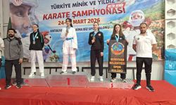 Serdivan’ın genç pehlivanlarından tarihi başarı!