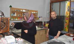 Karı kocanın çay ocağındaki omuz omuza mesaisi 15'inci yılında
