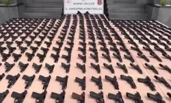 Jandarma 1.107 ruhsatsız tabancayı ele geçirildi