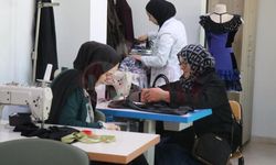 65 yaşındaki Remziye teyzenin "sınıfta kalma" azmi