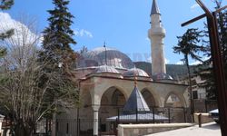 Birçok badire atlatan 508 yıllık cami tarihe tanıklık ediyor!