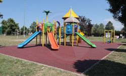 Arifiye Belediyesi çocuklar için park yatırımlarını sürdürüyor