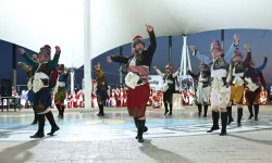 Bayraktepe'de Maarif Halk Dansları Şenliği büyük ilgi