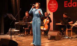 Eda Karaytuğ, Türk Müziği’nin seçkin eserlerini seslendirdi