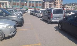 Duyarsız sürücüler yüzünden otopark arapsaçı