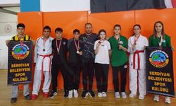 Serdivanlı karatecilerden tarihi başarı