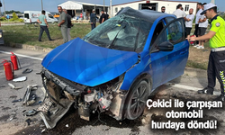Çekici ile çarpışan otomobil hurdaya döndü!