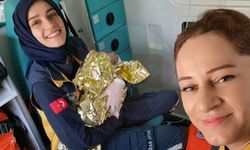 112 Acil Sağlık Ekibi ambulansta doğuma başarıyla müdahale etti