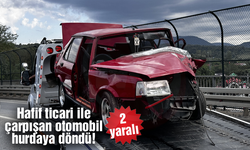 Hafif ticari ile çarpışan otomobil hurdaya döndü!