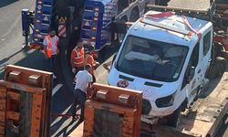 Otoyolda bakım aracına çekici çarptı: 3 yaralı