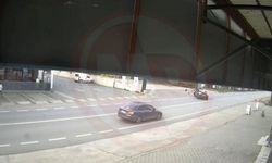 Motosiklet ile otomobil çarpıştı!