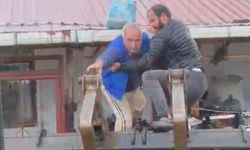 Mahsur kalanlar kepçeyle kurtarıldı