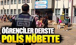 Öğrenciler derste polis nöbette